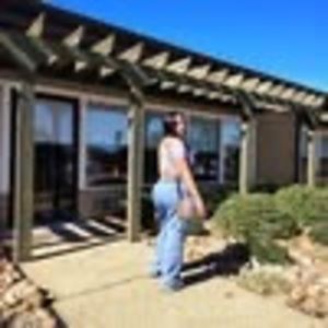 Meet your Posher, Flores